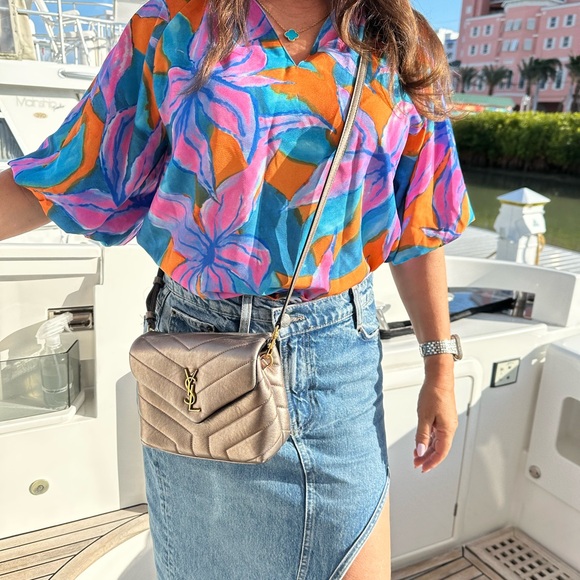 Like new YSL toy LouLou in quilted metallic bronze. - Picture 3 of 9